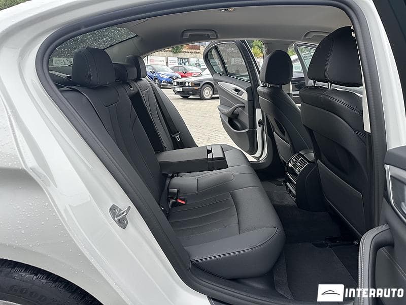 2021 BMW 530e — Miniatură 13