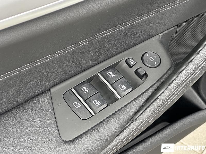 2021 BMW 530e — Miniatură 16