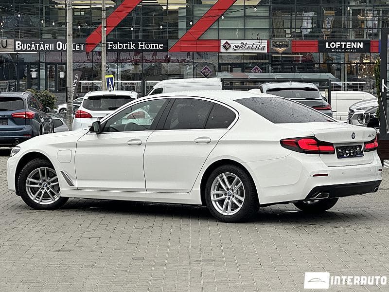 2021 BMW 530e — Miniatură 4