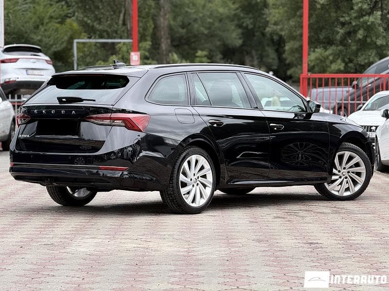 2021 Skoda Octavia — Miniatură 2