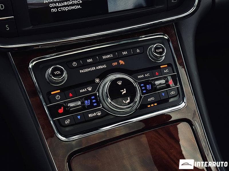 2018 Lincoln Continental — Miniatură 11
