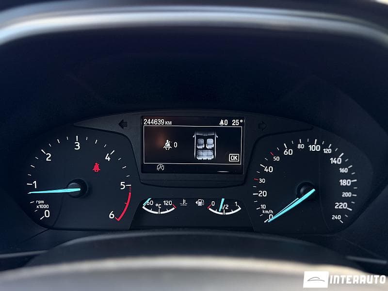2018 Ford Focus — Miniatură 8