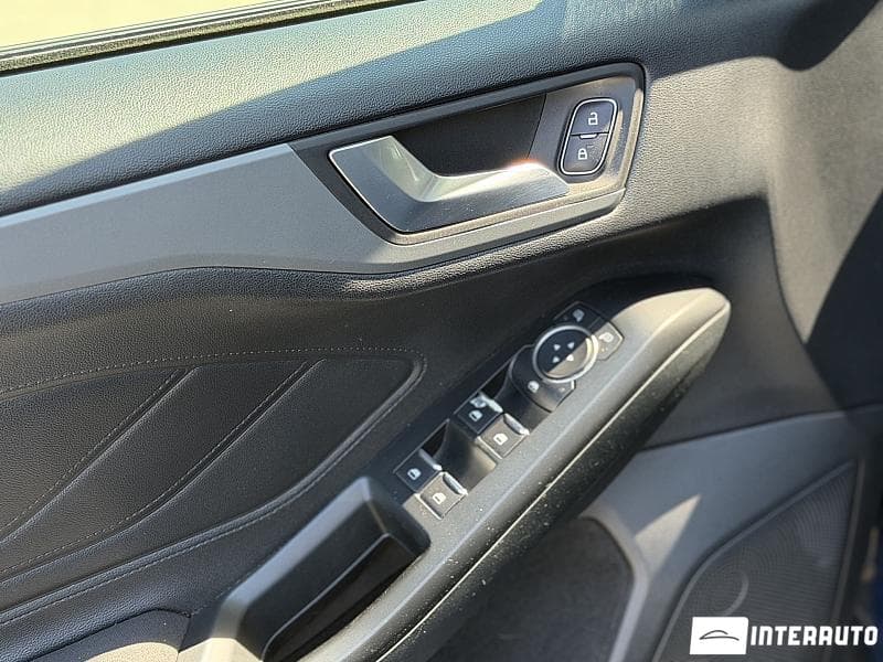 2018 Ford Focus — Miniatură 5