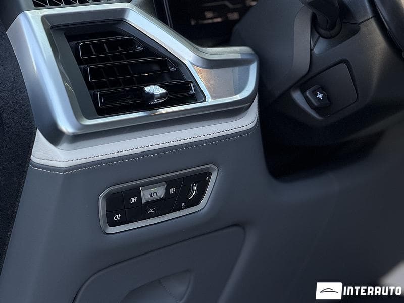 2023 BMW X7 4.0i — Miniatură 8