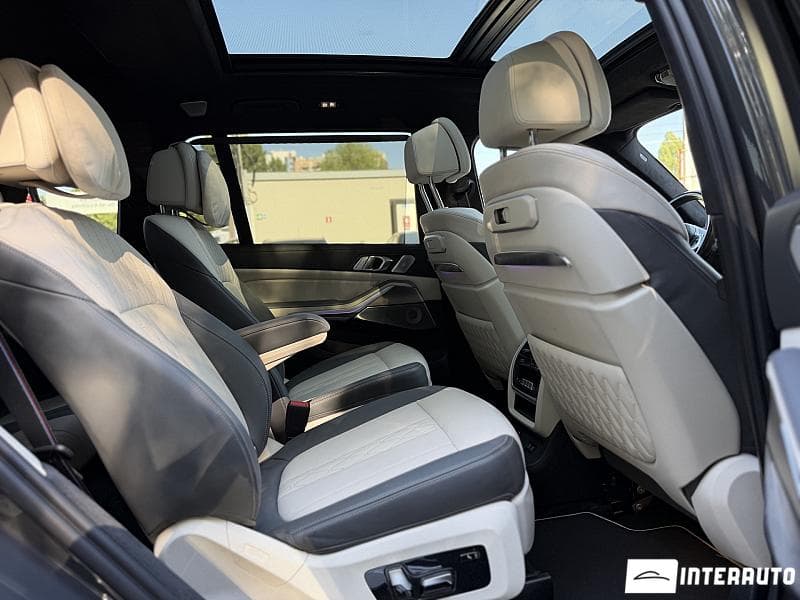 2023 BMW X7 4.0i — Miniatură 22