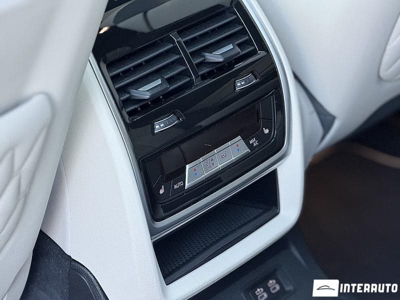 2023 BMW X7 4.0i — Miniatură 21