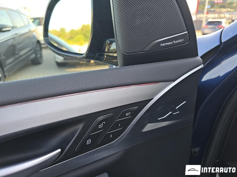 2018 BMW X3 3.0i — Miniatură 10