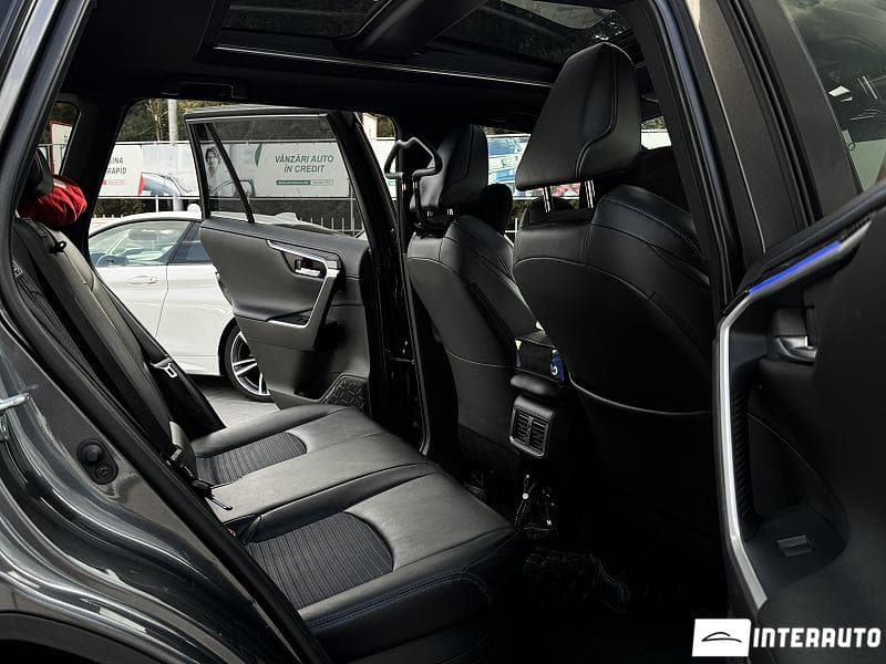 Toyota Rav-4 2021 — Миниатюра 7