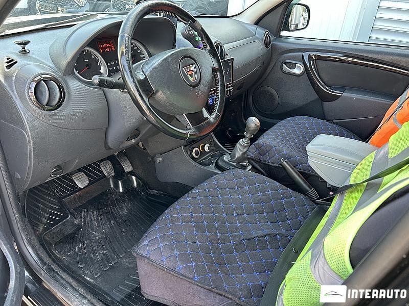 2010 Dacia Duster — Miniatură 5