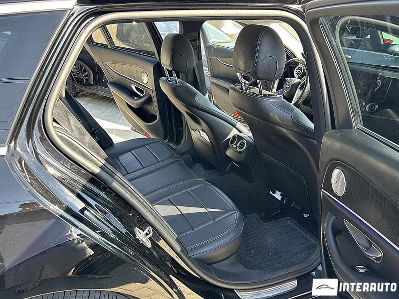 2022 Mercedes E 300de — Miniatură 14