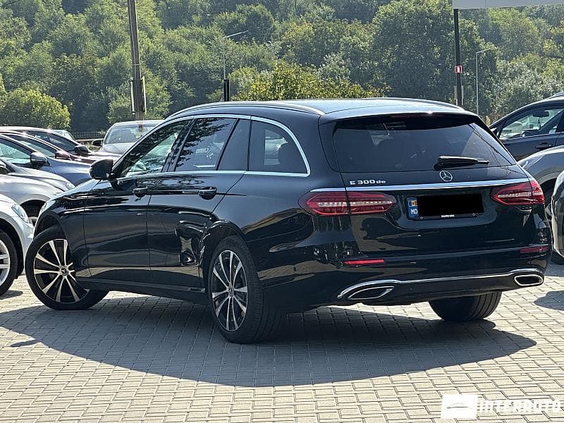 2022 Mercedes E 300de — Miniatură 4
