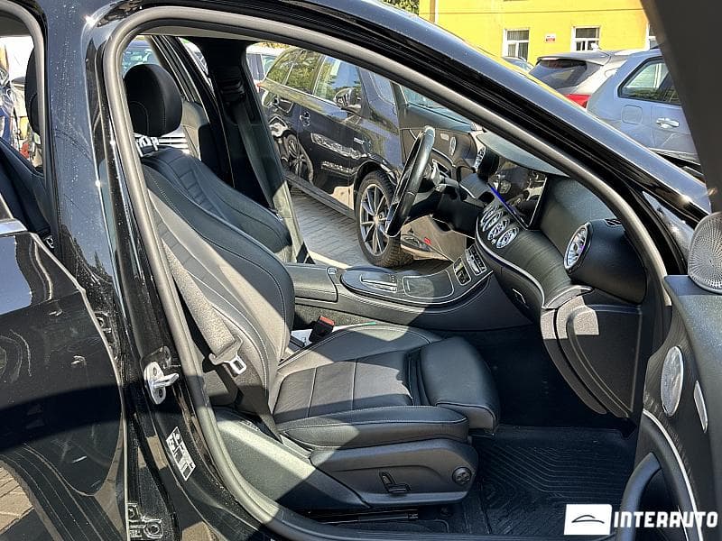 2022 Mercedes E 300de — Miniatură 15