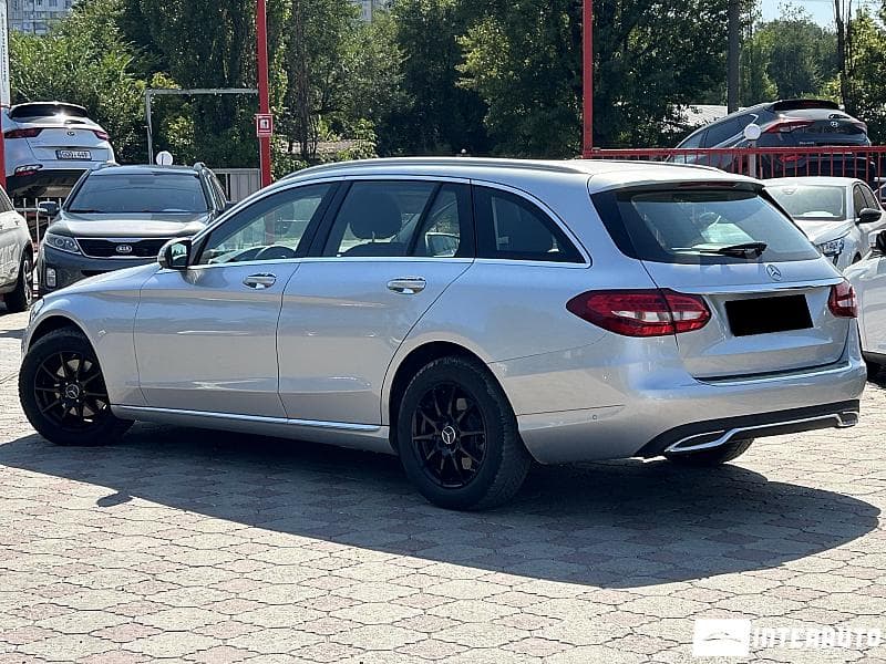 2017 Mercedes C 200 — Miniatură 3