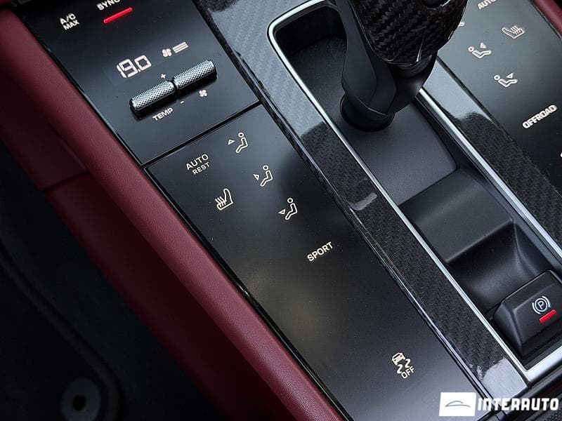 2022 Porsche Macan — Miniatură 14