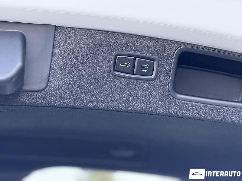 2022 Porsche Macan — Miniatură 22