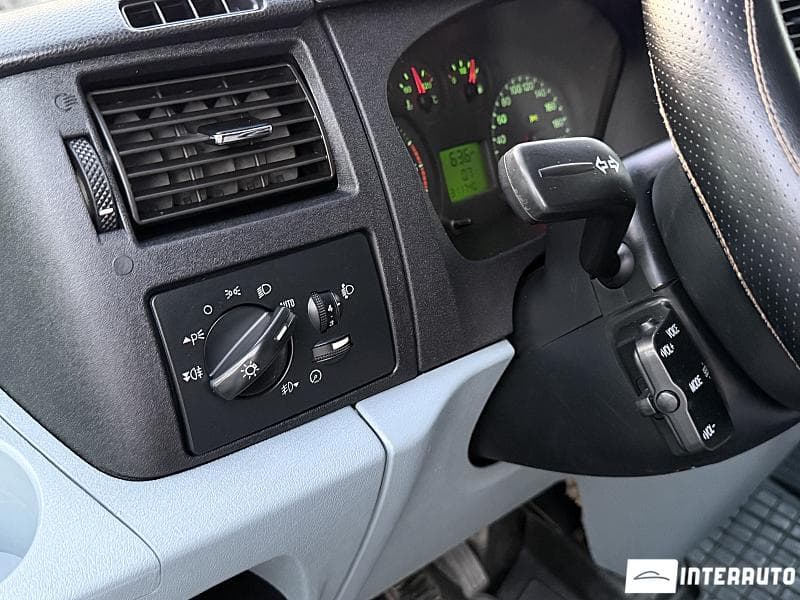 2010 Ford Transit — Miniatură 11