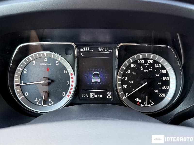 2018 Nissan Titan — Miniatură 11