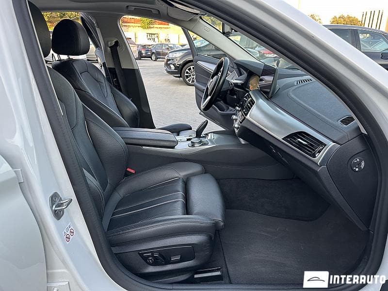 2020 BMW 530e — Miniatură 12