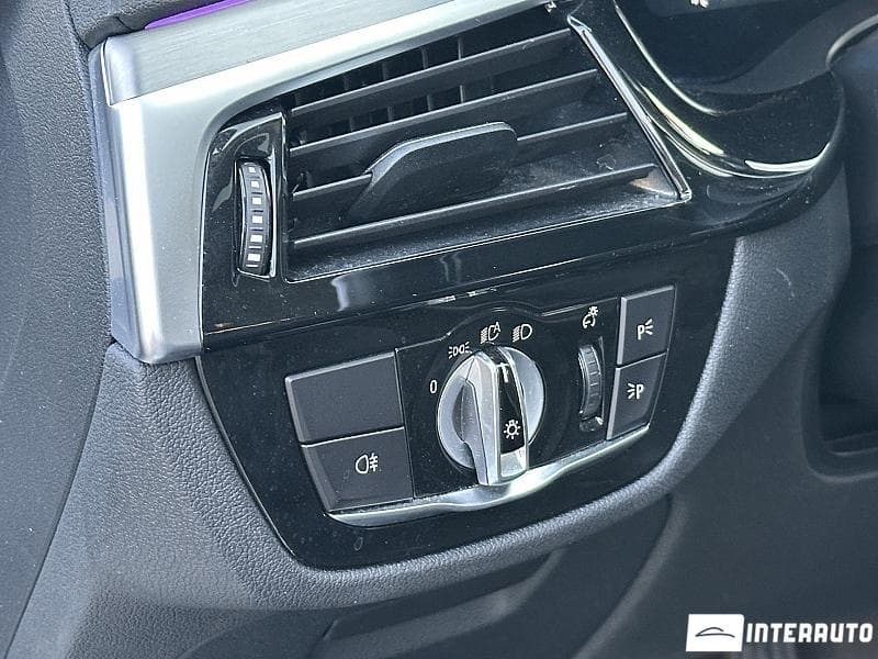 2020 BMW 530e — Miniatură 18