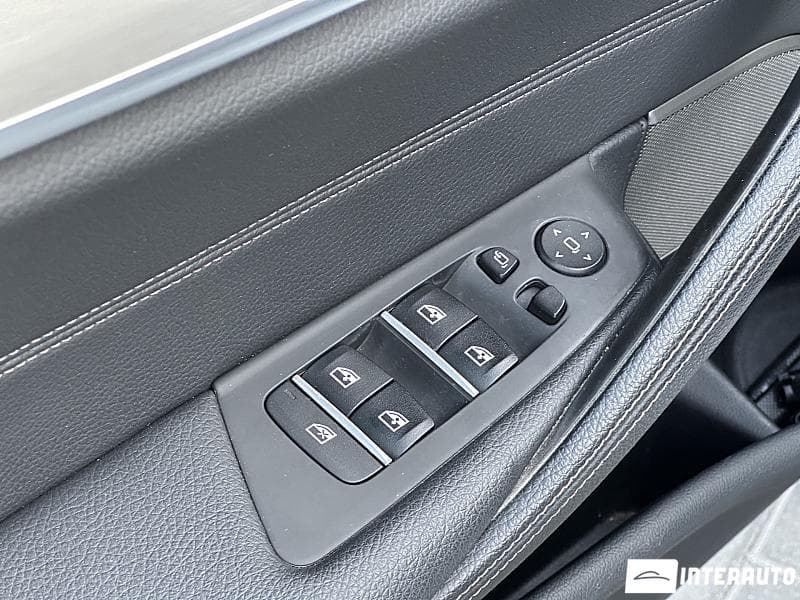 2020 BMW 530e — Miniatură 17