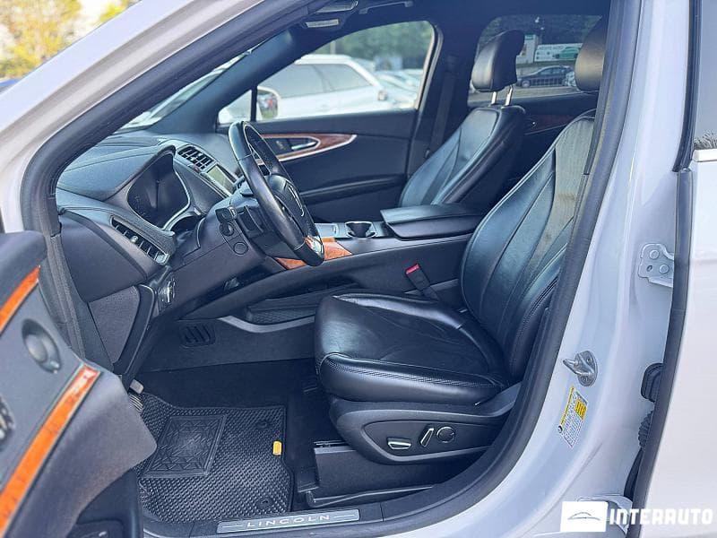2019 Lincoln Nautilus — Miniatură 5