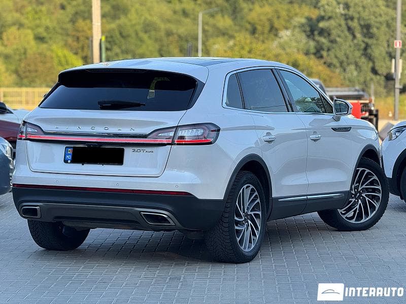 2019 Lincoln Nautilus — Miniatură 3