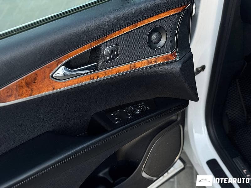2019 Lincoln Nautilus — Miniatură 18