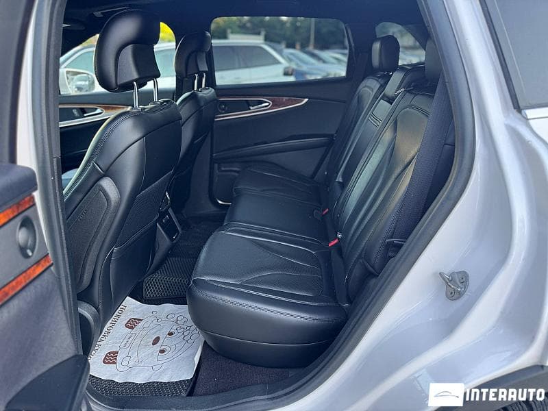 2019 Lincoln Nautilus — Miniatură 12