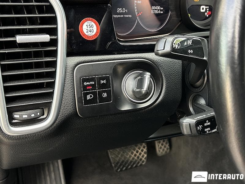 2019 Porsche Cayenne — Miniatură 11