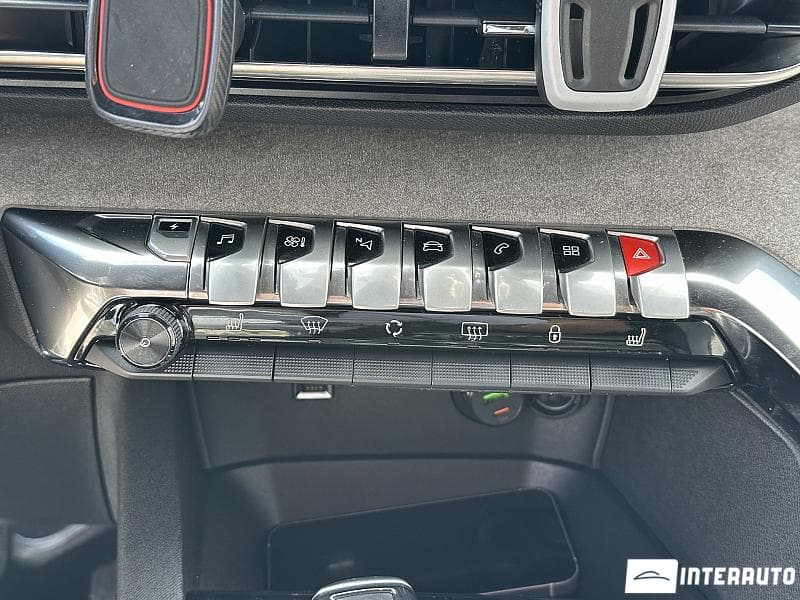 2021 Peugeot 3008 — Miniatură 10