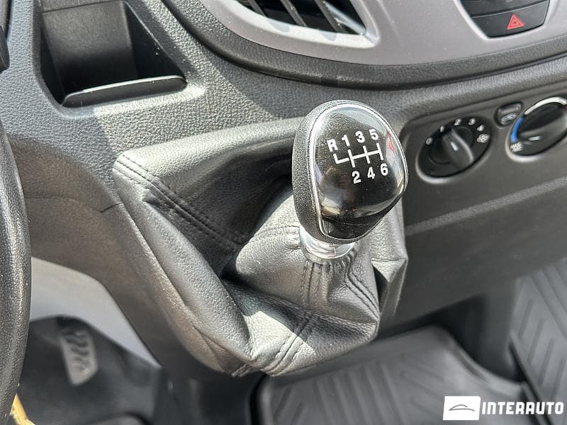 2018 Ford Transit — Miniatură 14
