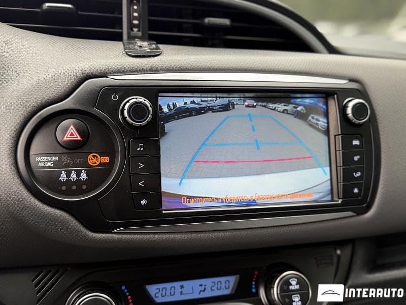 2017 Toyota Yaris — Miniatură 10