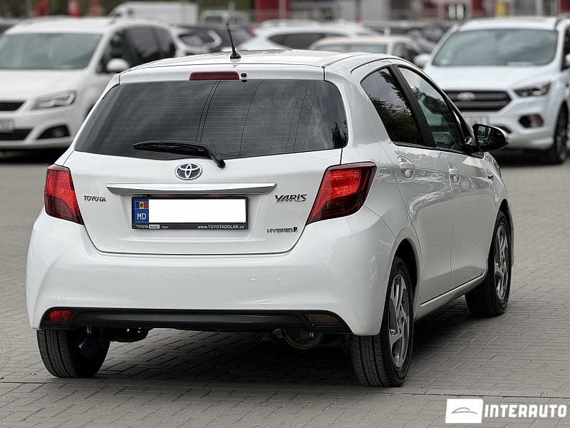 2017 Toyota Yaris — Miniatură 2