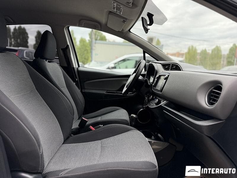 2017 Toyota Yaris — Miniatură 14