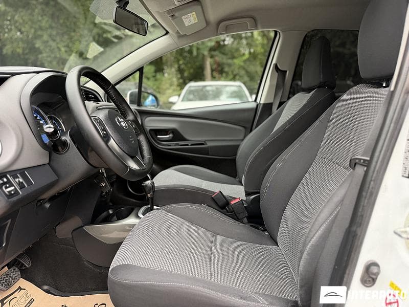 2017 Toyota Yaris — Miniatură 7