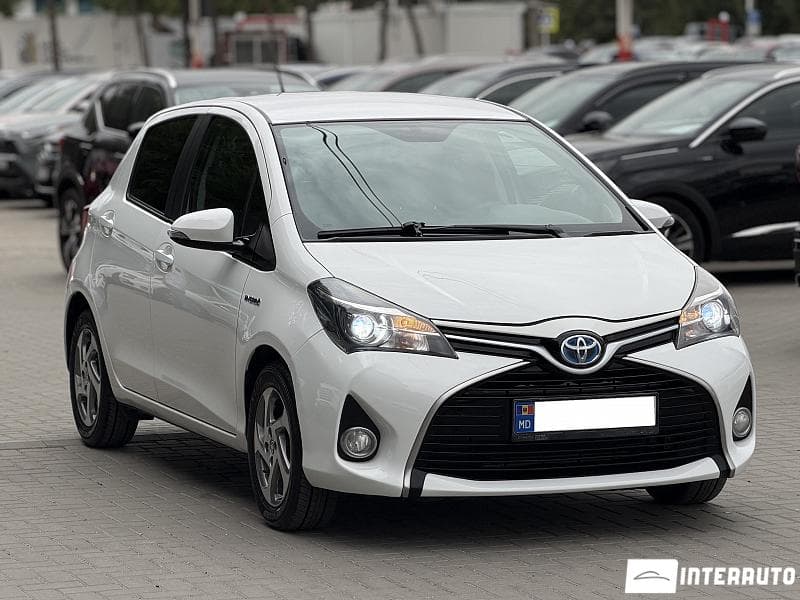 2017 Toyota Yaris — Miniatură 3