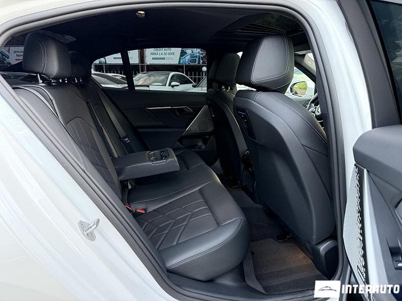 2024 BMW 530 — Miniatură 14