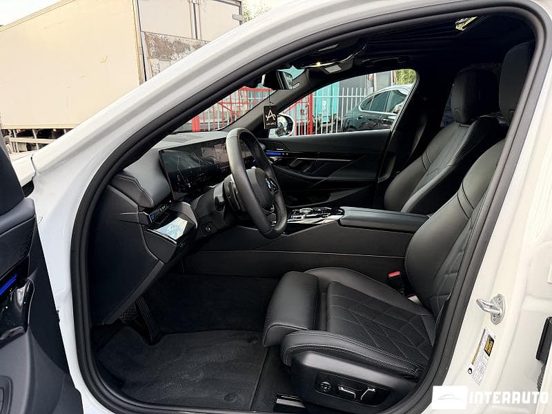 2024 BMW 530 — Miniatură 5