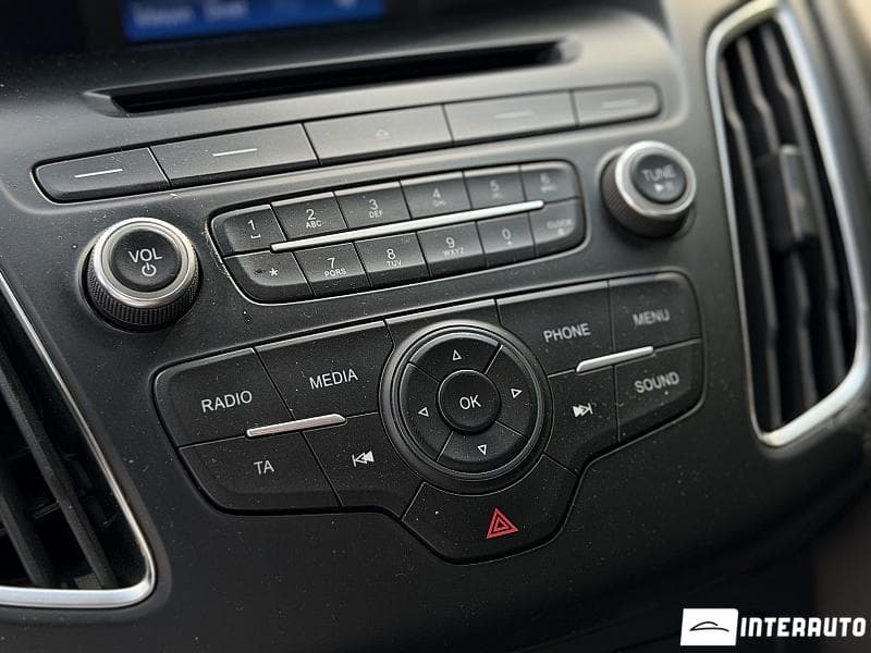 2017 Ford Focus — Miniatură 12