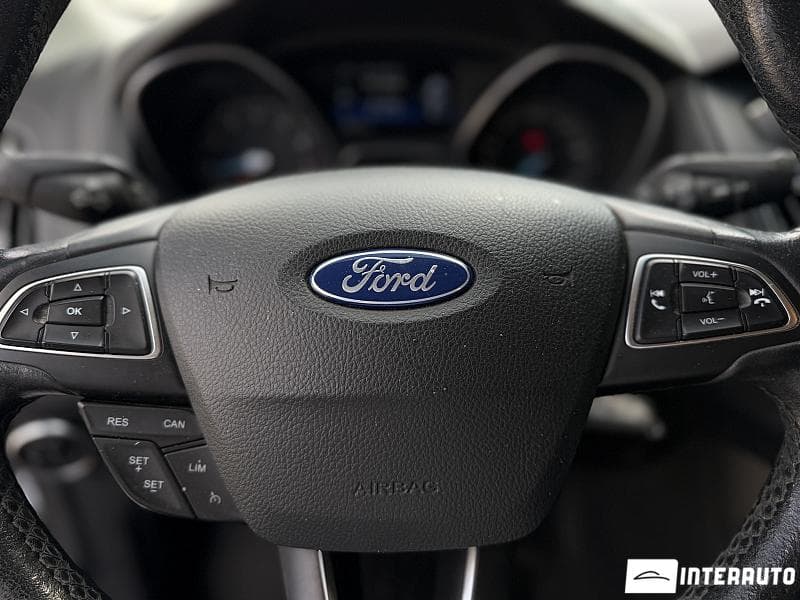 2017 Ford Focus — Miniatură 8