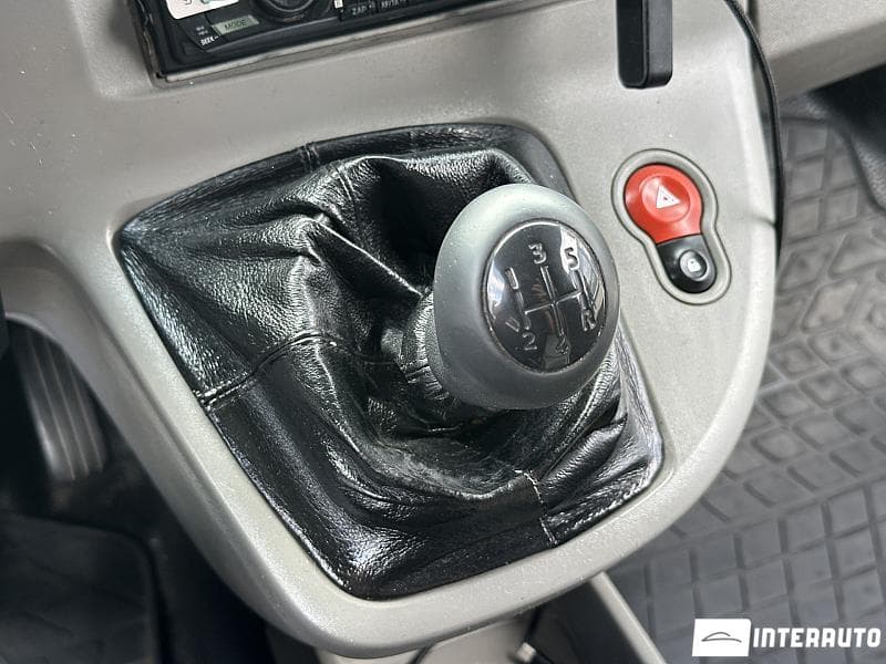 2010 Renault Kangoo — Miniatură 10