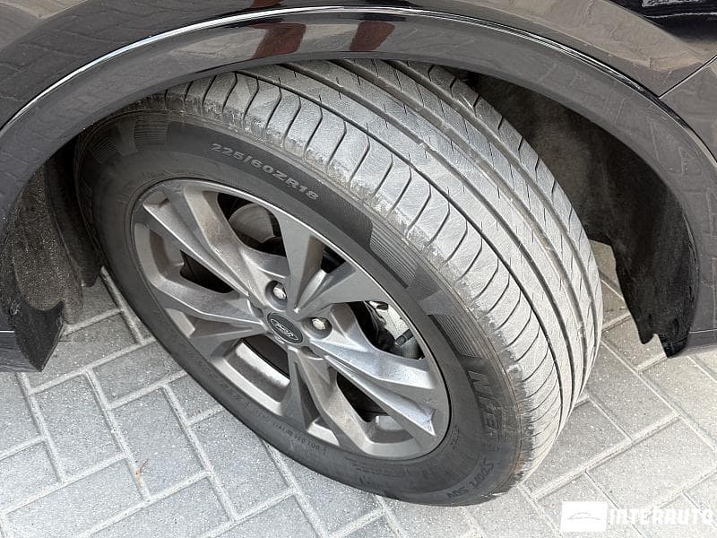 2021 Ford Kuga — Miniatură 17