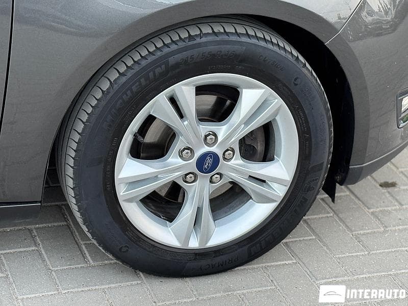 2018 Ford Focus — Miniatură 16