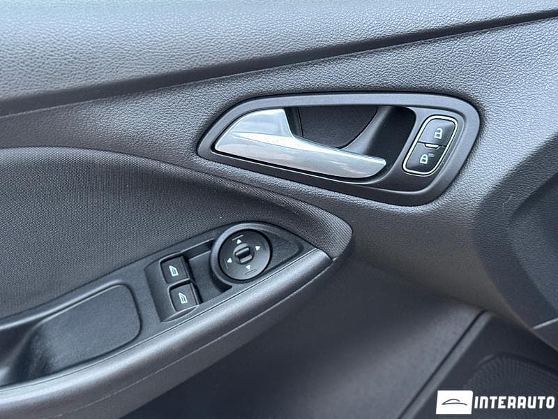 2018 Ford Focus — Miniatură 15