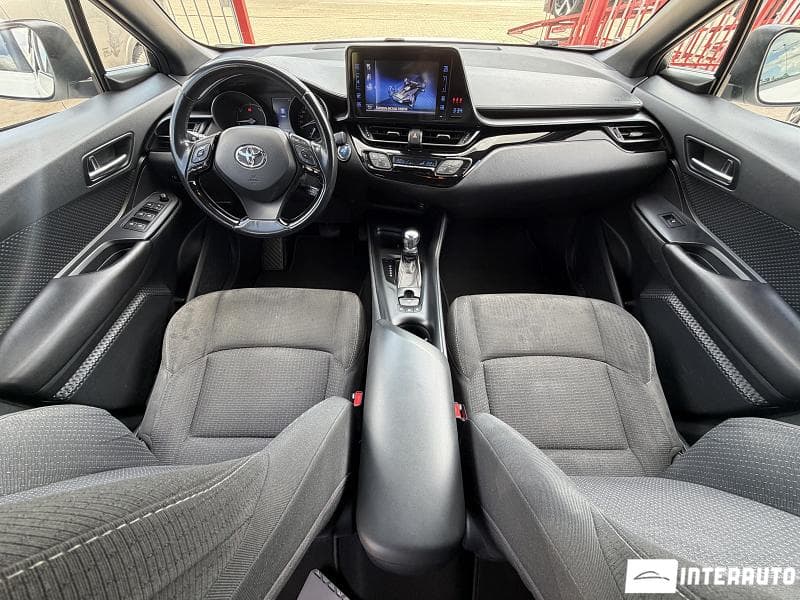 2017 Toyota C-HR — Miniatură 9