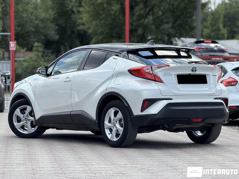 2017 Toyota C-HR — Miniatură 3