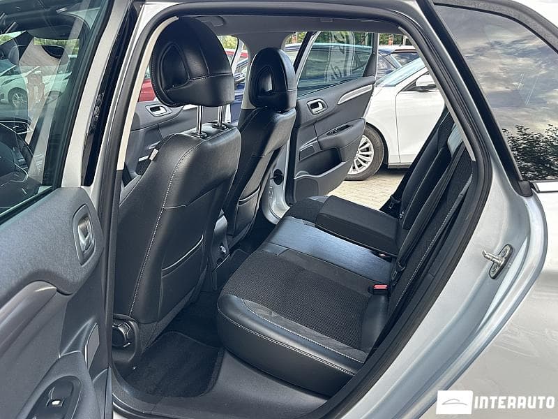 2015 Citroen C4 — Miniatură 13