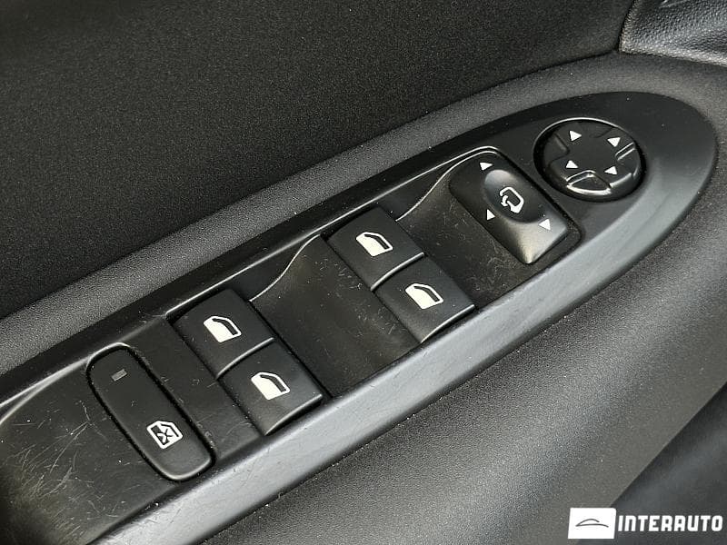 2015 Citroen C4 — Miniatură 19