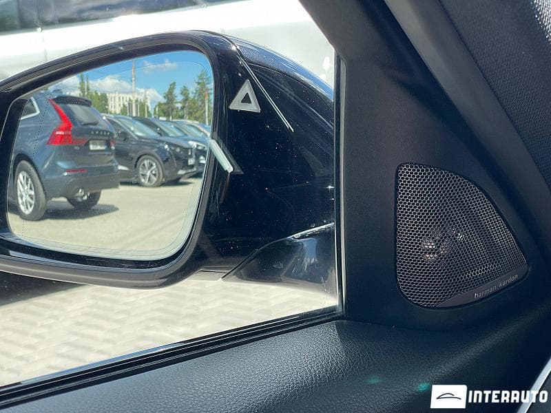 2016 BMW 330E — Miniatură 8