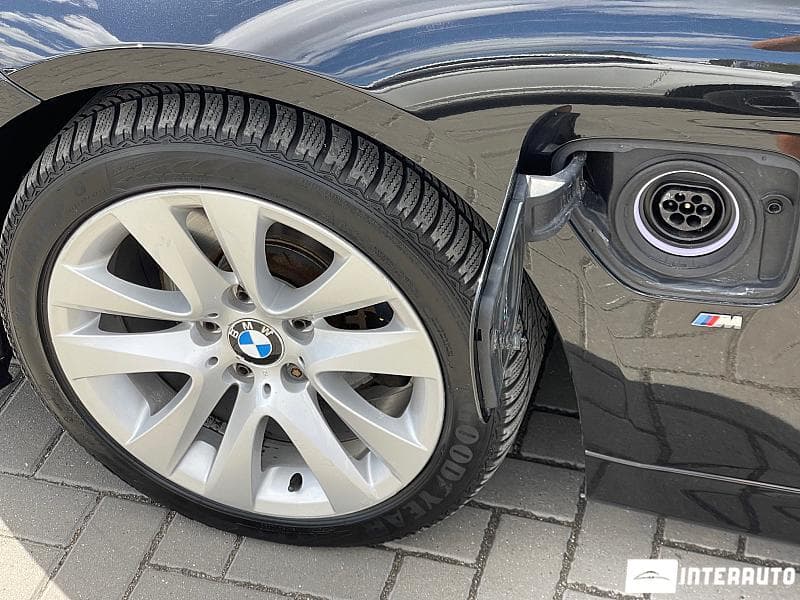 2016 BMW 330E — Miniatură 20
